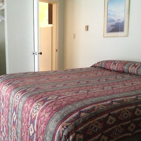 Okanagan Falls La Villa Motel מראה חיצוני תמונה
