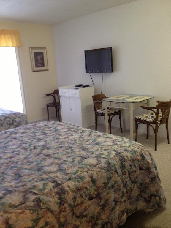 Okanagan Falls La Villa Motel חדר תמונה