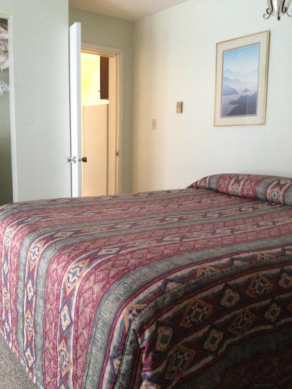 Okanagan Falls La Villa Motel מראה חיצוני תמונה